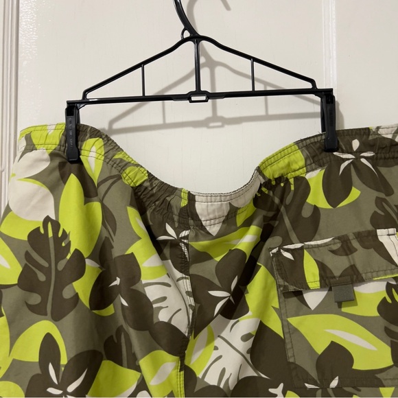 R&R Sport Green Leaf Print Swim Shorts - Picture 4 of 9